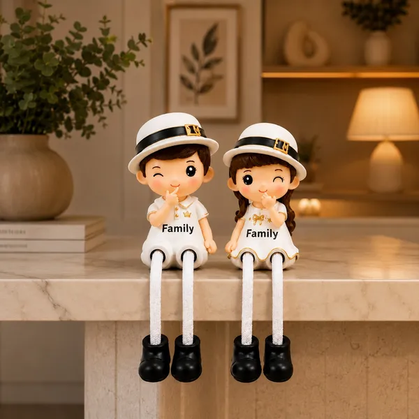Polyresin_Hand_Painted_Heart_Seated_Couple_Doll_Showpiece