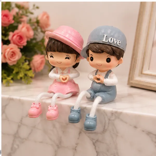 Polyresin_Seated_Heart_Symbol_Couple_Showpiece