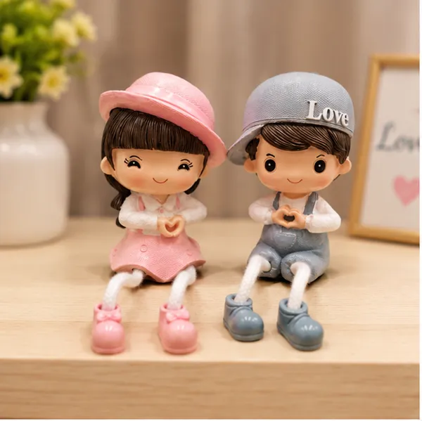 Polyresin_Seated_Heart_Symbol_Couple_Showpiece