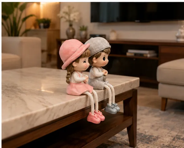 Polyresin_Boy_Girl_Seated_Heart_Couple_Showpiece