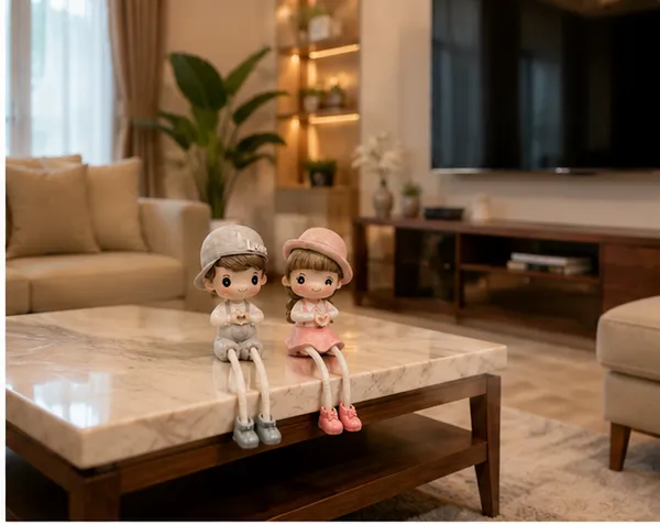 Polyresin_Boy_Girl_Seated_Heart_Couple_Showpiece