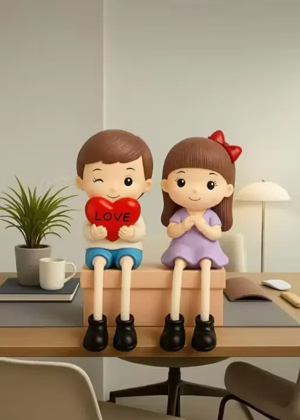 Polyresin_Aesthetic_Heart_Holding_Couple_Showpiece