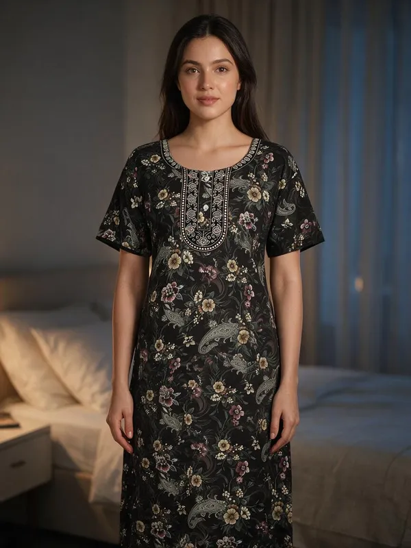 Black_Polyester_Viscose_Nightdress_For_Women