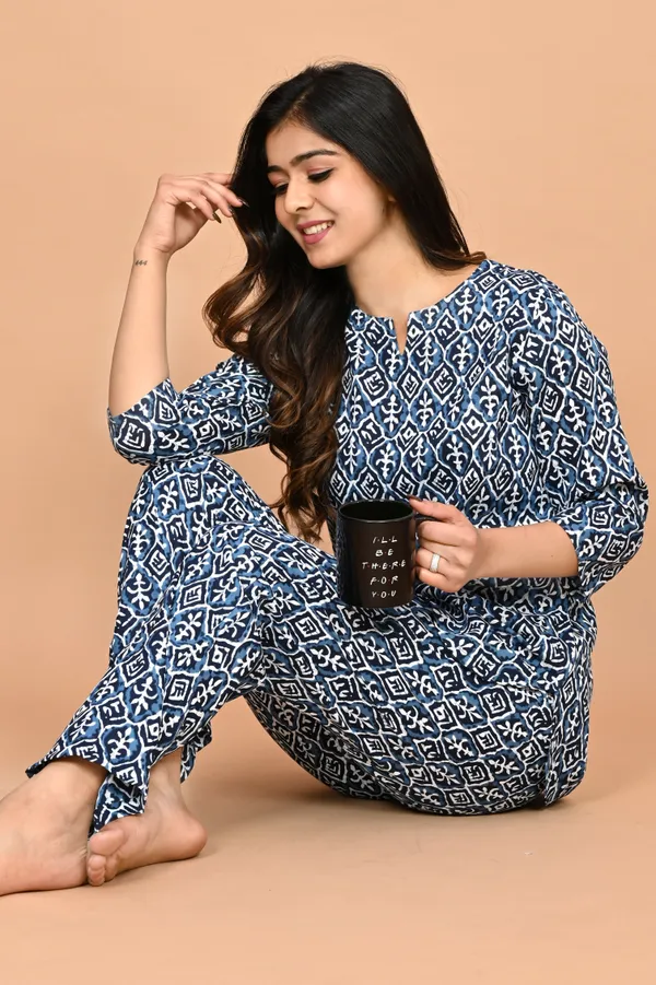 Ayush_Textiles_Women_Floral_Print_Blue_Top_And_Pyjama_Set