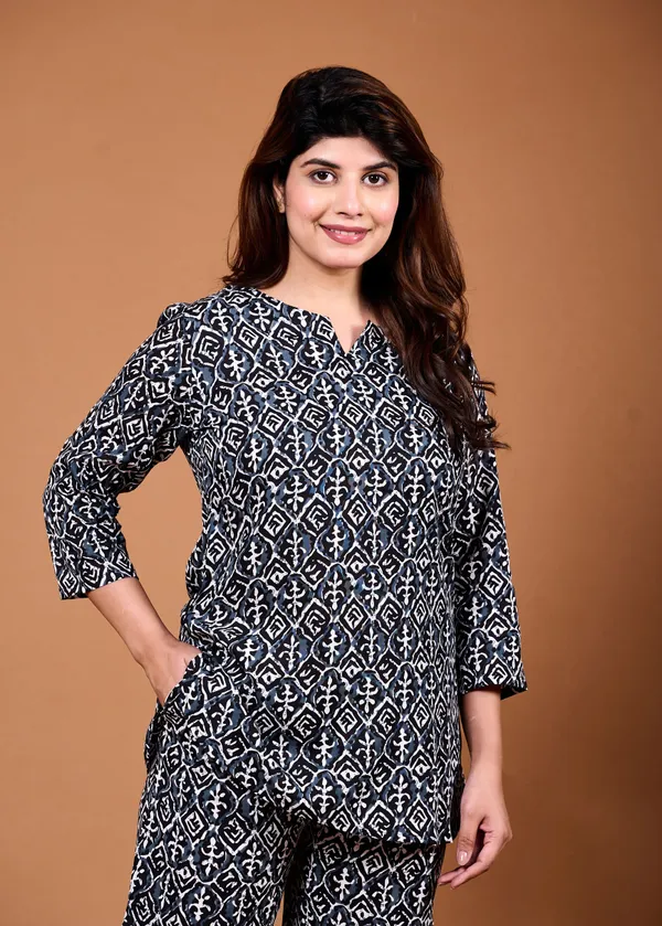 Ayush_Textiles_Women_Floral_Print_Black_Top_And_Pyjama_Set