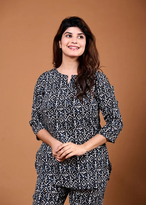 Ayush_Textiles_Women_Floral_Print_Black_Top_And_Pyjama_Set