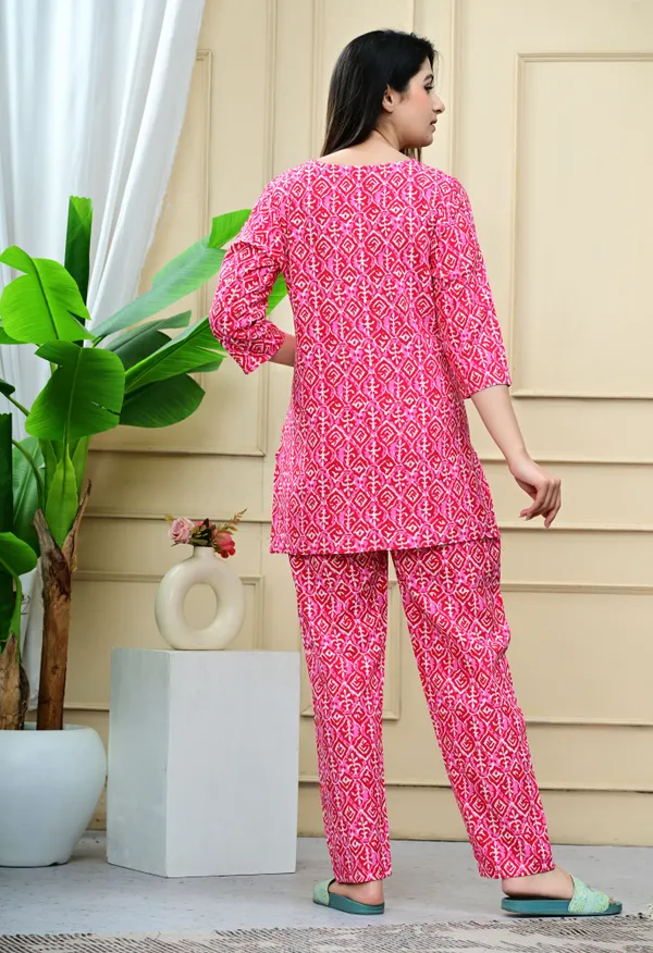Ayush_Textiles_Women_Floral_Print_Pink_Top_And_Pyjama_Set