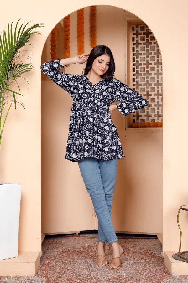 Gl_New_Stylish_Indigo_Blue_V_Neck_Top