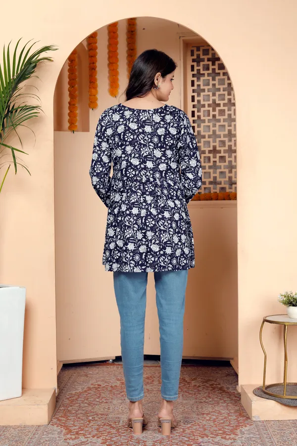 Gl_New_Stylish_Indigo_Blue_V_Neck_Top