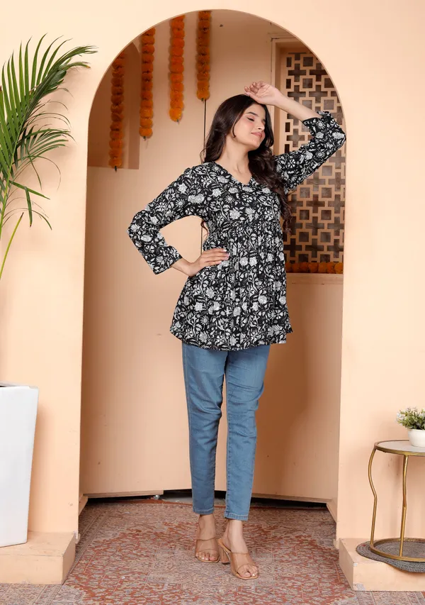 Gl_New_Stylish_Black_V_Neck_Top_Cotton_Kurti