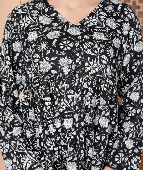 Gl_New_Stylish_Black_V_Neck_Top_Cotton_Kurti