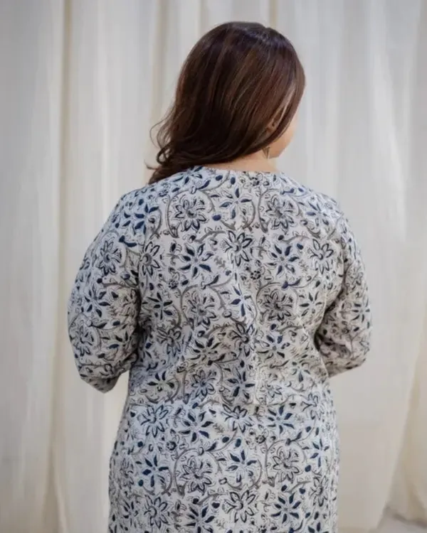 White_Floral_Printed_Cotton_Short_Kurti