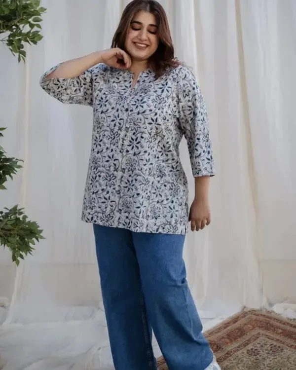 White_Floral_Printed_Cotton_Short_Kurti