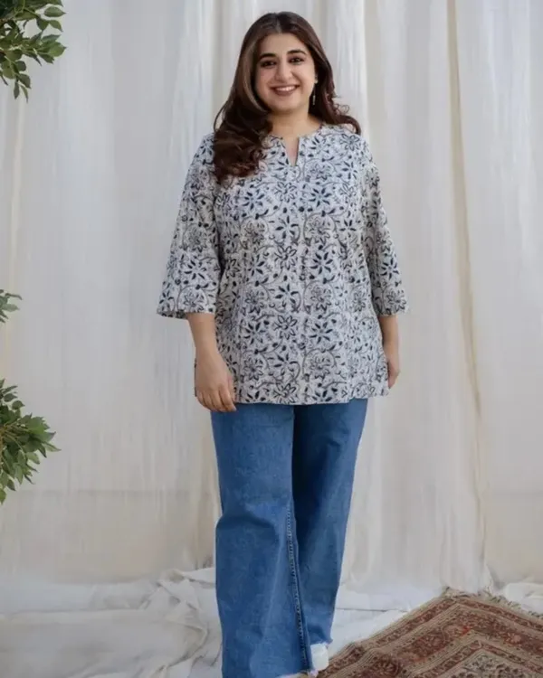 White_Floral_Printed_Cotton_Short_Kurti