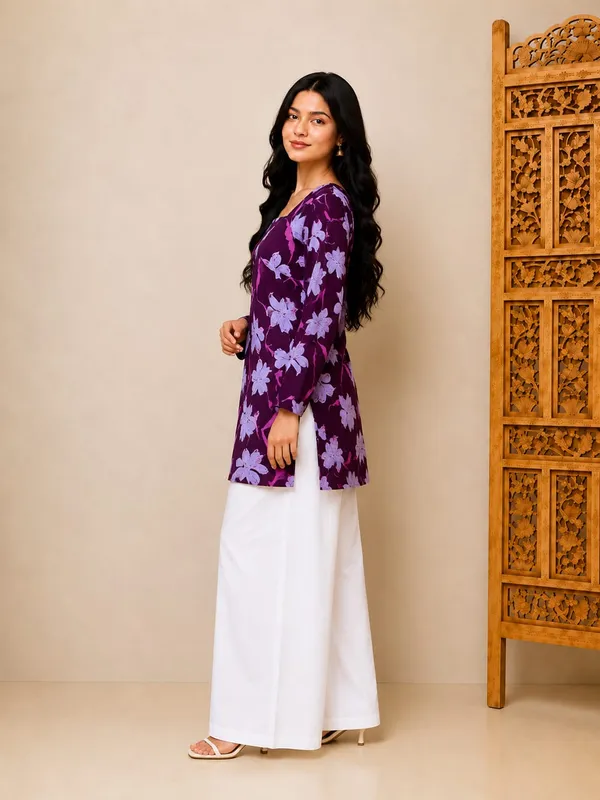 Bibhatsu_Apparels_Women's_Purple_Floral_Printed_Straightcotton_Kurti_Square_Neck_Bell_Sleeves