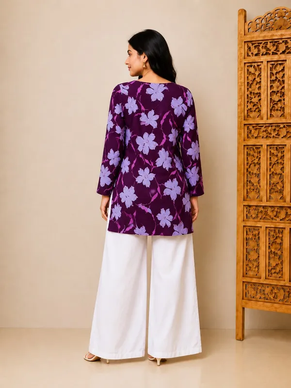 Bibhatsu_Apparels_Women's_Purple_Floral_Printed_Straightcotton_Kurti_Square_Neck_Bell_Sleeves