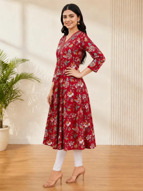 Bibhatsu_Apparels_Women's_Red_Floral_Printed_Anarkali_Cotton_Kurti_V_Neck_Flared_Fit