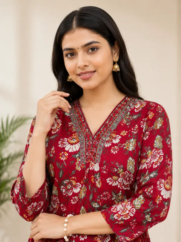 Bibhatsu_Apparels_Women's_Red_Floral_Printed_Anarkali_Cotton_Kurti_V_Neck_Flared_Fit