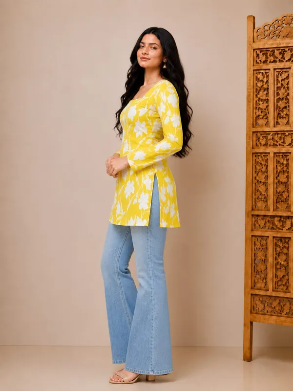 Bibhatsu_Women's_Yellow_Floral_Printed_Square_Neck_Cotton_Kurti