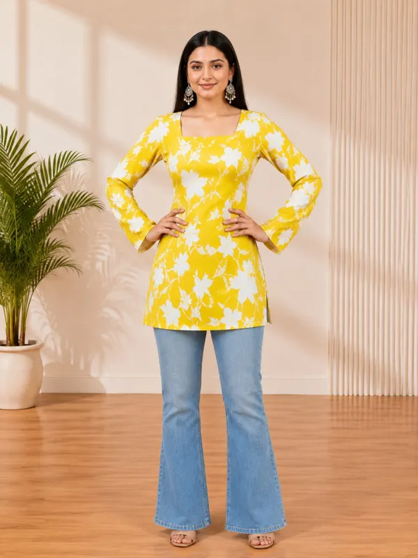 Bibhatsu_Women's_Yellow_Floral_Printed_Square_Neck_Cotton_Kurti