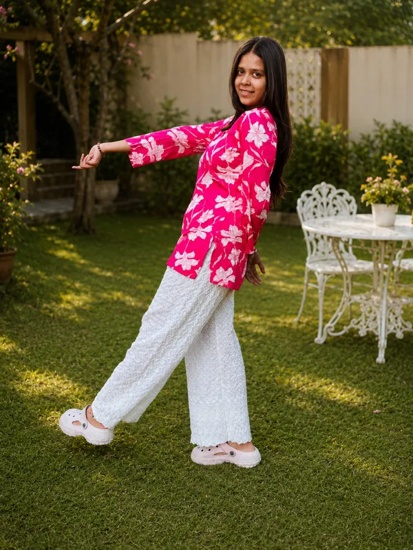 Bibhatsu_Women's_Magenta_Floral_Printed_Top_Square_Neck_Full_Sleeve_Casual_Wear_Cotton_Kurti_Rayon