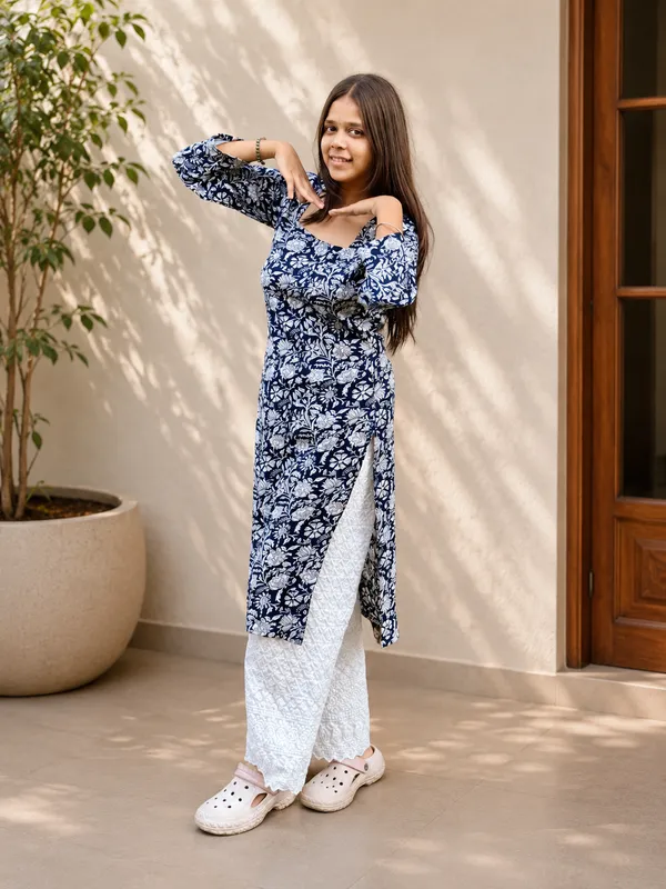 Bibhatsu_Women's_Floral_Printed_A_Line_Kurti_Square_Neck_3_4_Sleeve_Casual_Ethnic_Wear_Cotton_Kurti