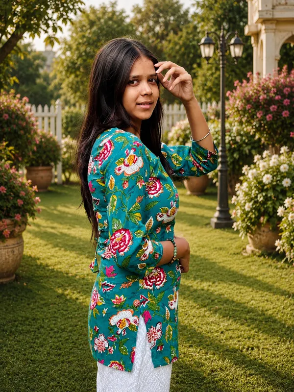Bibhatsu_Women's_Green_Floral_Printed_Casual_Cotton_Kurti_Top