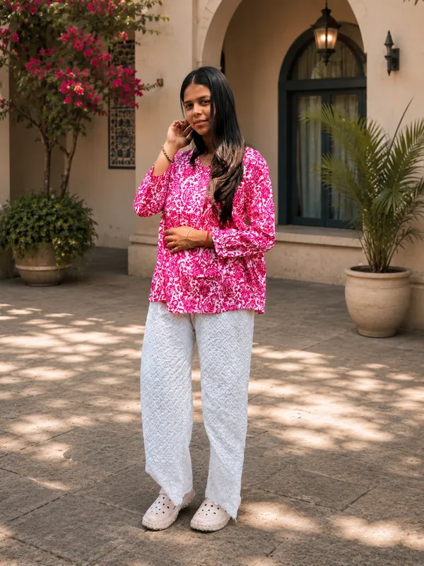 Bibhatsu_Women's_Pink_Floral_Printed_Cotton_Kurti_Top