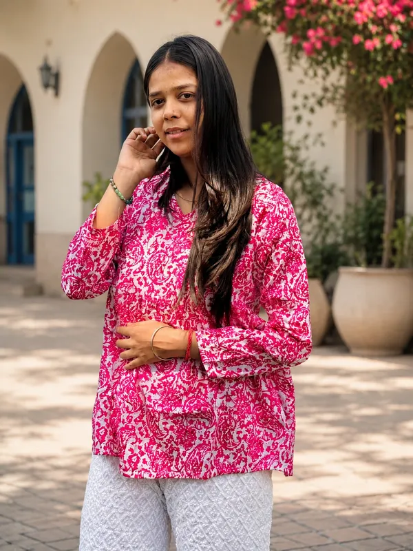 Bibhatsu_Women's_Pink_Floral_Printed_Cotton_Kurti_Top