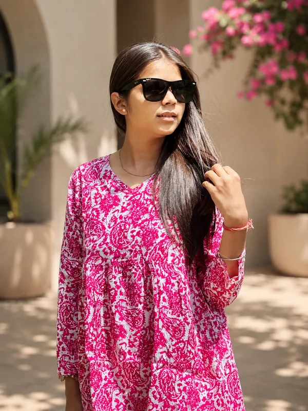 Bibhatsu_Women's_Pink_Floral_Printed_Cotton_Kurti_Top