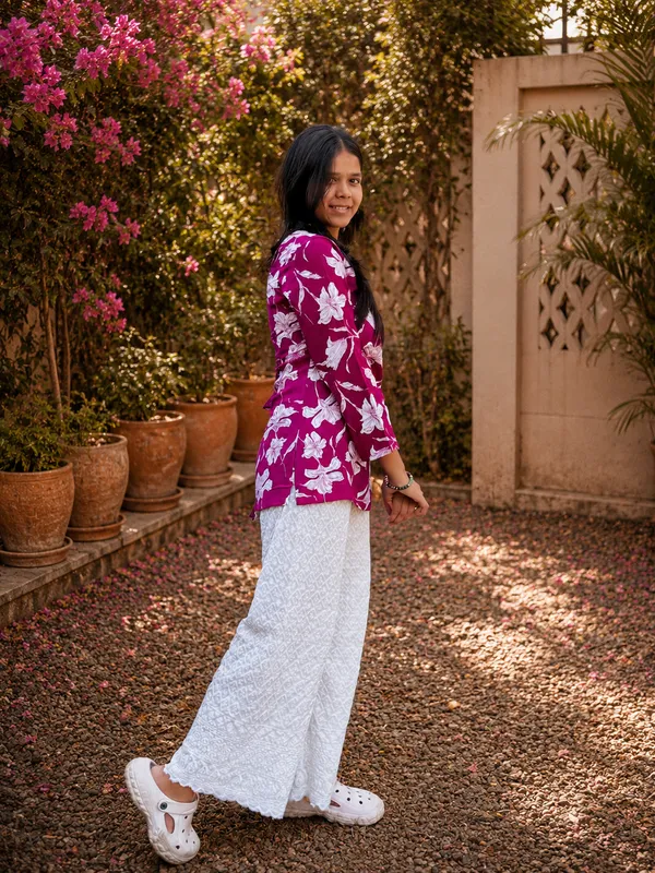 Women's_Magenta_Floral_Printed_Square_Neck_Cotton_Kurti_3_4_Sleeves_Bibhatsu