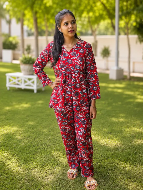 Bibhatsu_Women's_Premium_Red_Floral_Printed_Cotton_Blend_Co_Ord_Set_Casual_Daily_Wear
