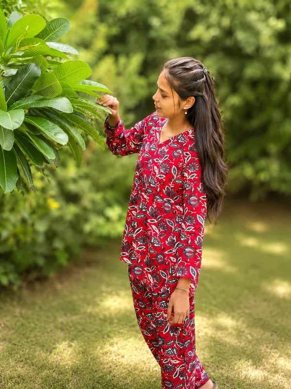 Bibhatsu_Women's_Premium_Red_Floral_Printed_Cotton_Blend_Co_Ord_Set_Casual_Daily_Wear