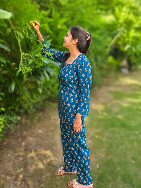 Bibhatsu_Women's_Blue_Floral_Printed_Co_Ord_Set_Premium_Casual_Daily_Wear
