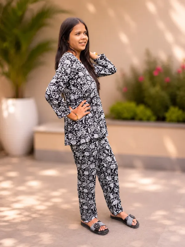 Bibhatsu_Women's_Black_Floral_Printed_Cotton_Co_Ord_Set_Regular_Fit_Casual_Office_Wear