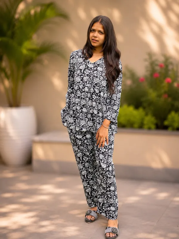 Bibhatsu_Women's_Black_Floral_Printed_Cotton_Co_Ord_Set_Regular_Fit_Casual_Office_Wear