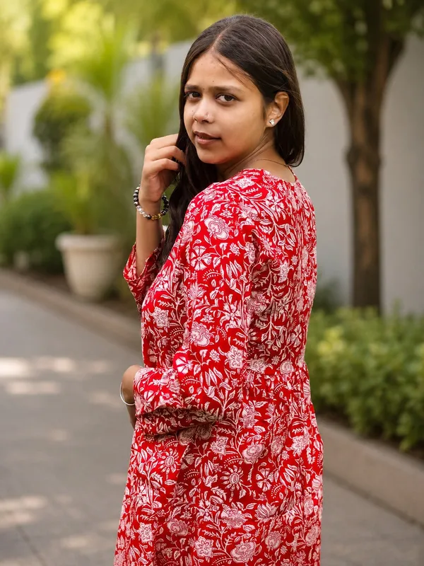 Bibhatsu_Women's_Red_Floral_Printed_Cotton_Co_Ord_Set_V_Neck_Regular_Fit_Casual_Office_Wear