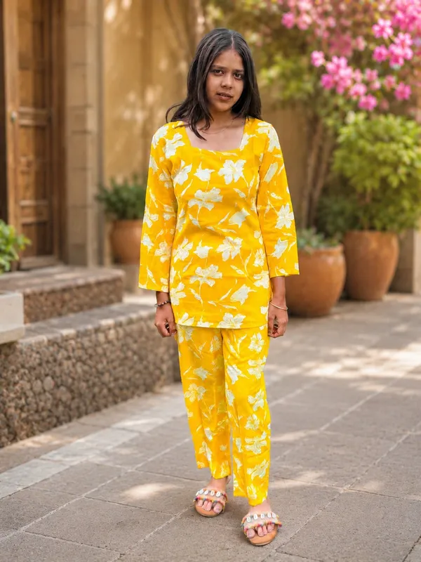Bibhatsu_Women's_Mustard_Yellow_Floral_Printed_Cotton_Co_Ord_Set_Square_Neck_Regular_Fit_Casual_Office_Wear