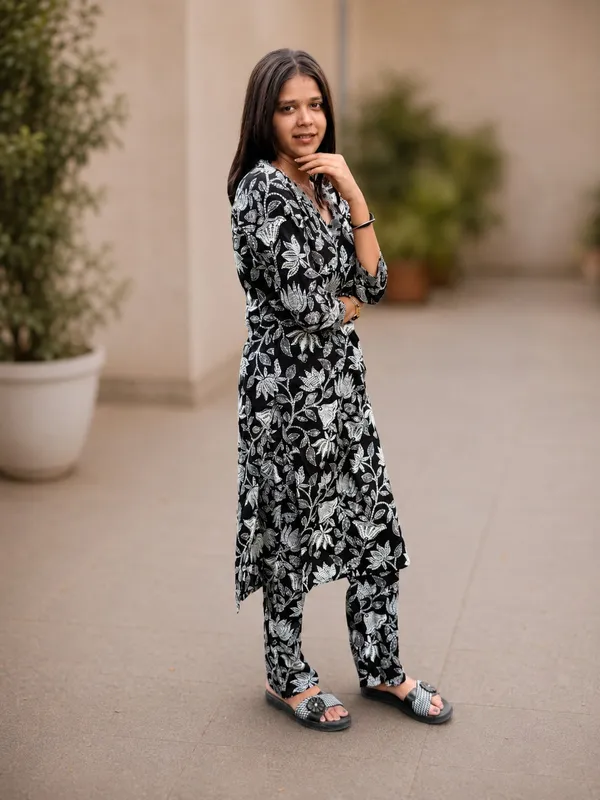 Bibhatsu_Women's_Black_Lotus_Printed_Cotton_Long_Kurta_Pant_Set_V_Neck_3_4_Sleeve_Casual_Office_Wear