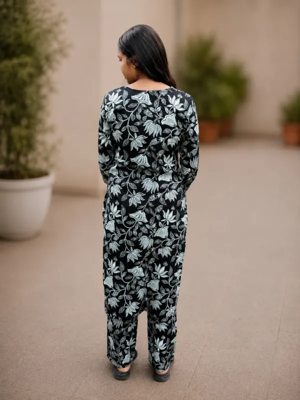 Bibhatsu_Women's_Black_Lotus_Printed_Cotton_Long_Kurta_Pant_Set_V_Neck_3_4_Sleeve_Casual_Office_Wear