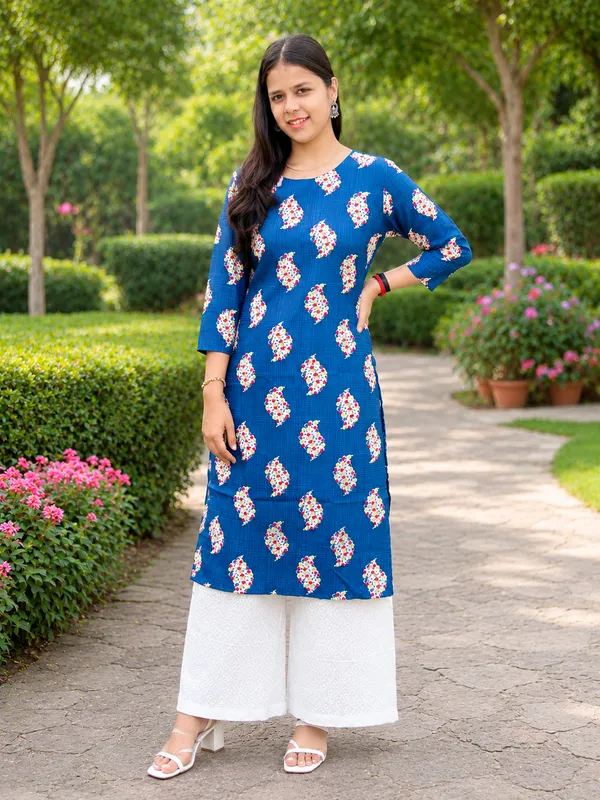 Bibhatsu_Women's_Blue_Floral_Printed_Straight_Kurti_3/4_Sleeve