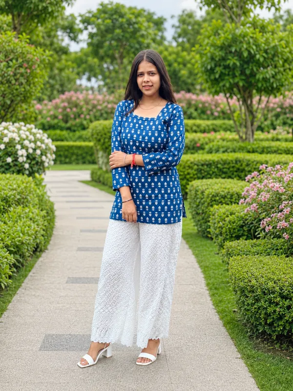 Bibhatsu_Women's_Blue_Printed_Straight_Kurti_3/4_Sleeve