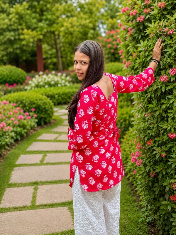 Bibhatsu_Women's_Pink_Printed_Straight_Kurti_3/4_Sleeve