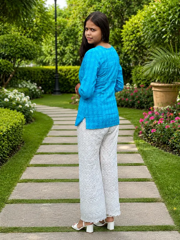 Bibhatsu_Women's_Sky_Blue_Printed_Short_Kurti_3/4_Sleeve