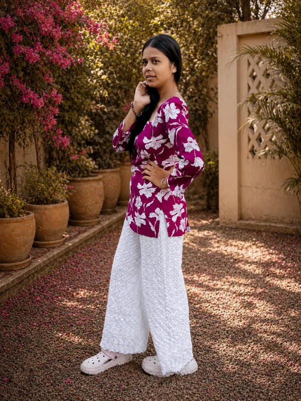 Bibhatsu_Apparels_Women's_Purple_Floral_Printed_Straight_Kurti_Square_Neck_Full_Sleeves_Cotton_Kurti