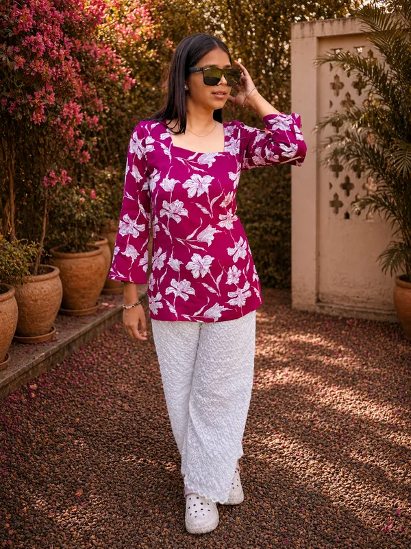 Bibhatsu_Apparels_Women's_Purple_Floral_Printed_Straight_Kurti_Square_Neck_Full_Sleeves_Cotton_Kurti