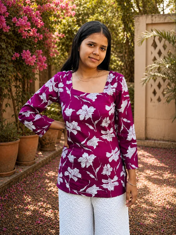 Bibhatsu_Apparels_Women's_Purple_Floral_Printed_Straight_Kurti_Square_Neck_Full_Sleeves_Cotton_Kurti
