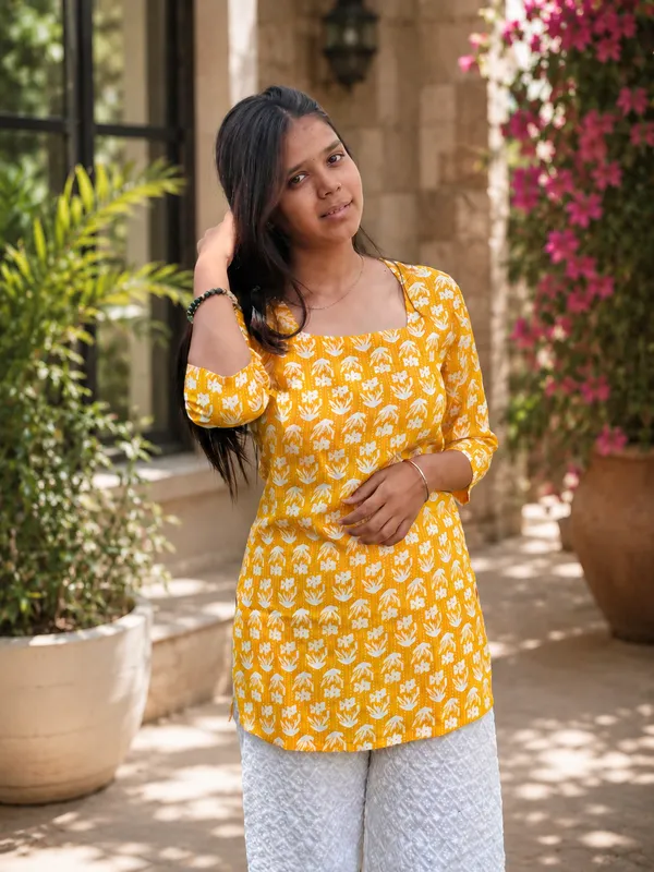 Bibhatsu_Women's_Mustard_Yellow_Floral_Printed_Straight_Cotton_Kurti