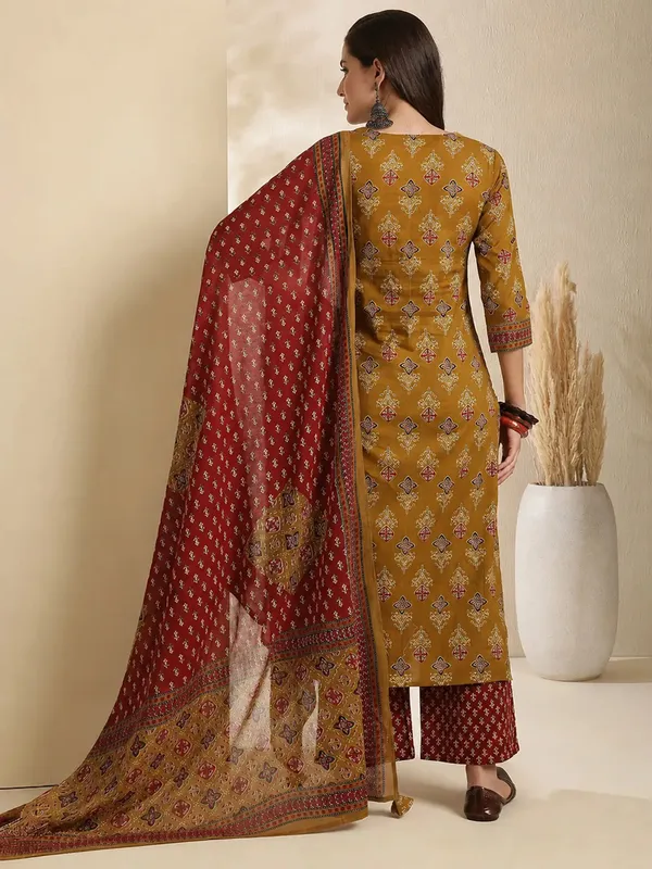 Women_Mustard_&_Maroon_Pure_Cotton_Buta_Kurta_Pant_Dupatta_Set