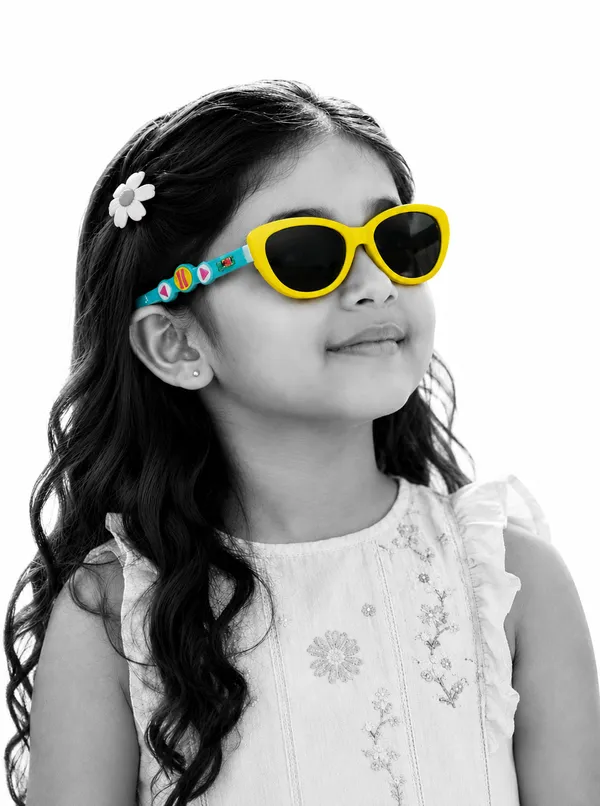Yellow_Tr90_Cat-Eye_Full_Frame_Sunglasses_For_Girls